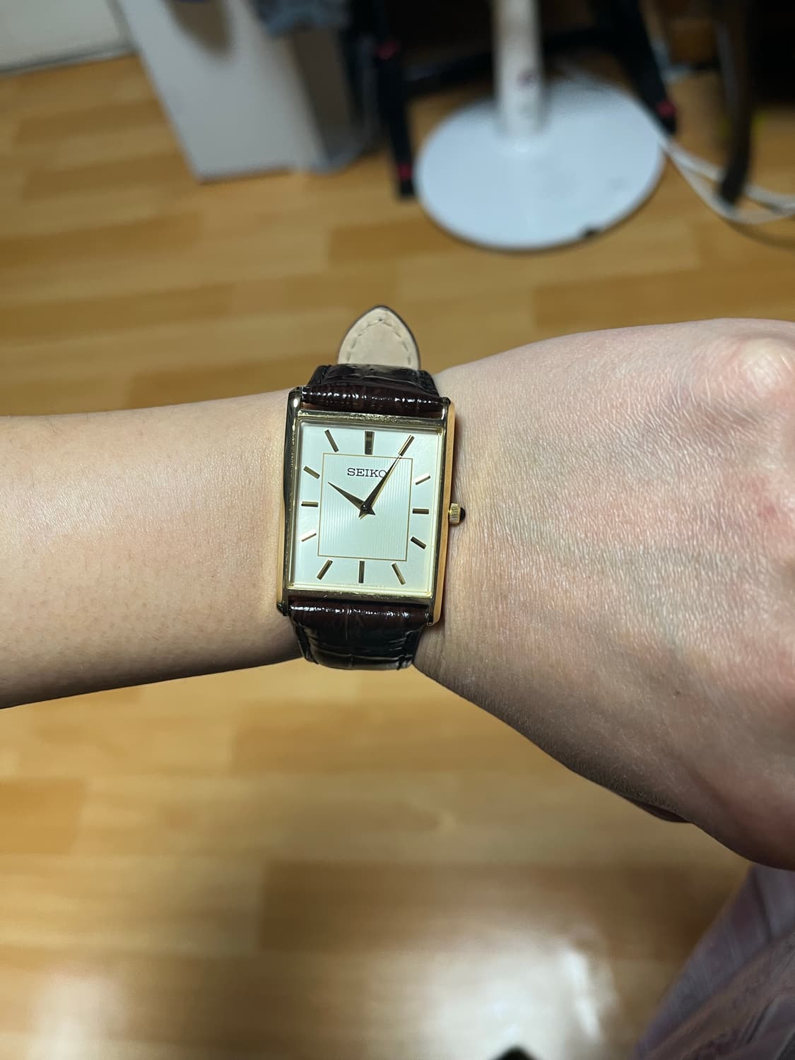세이코 사각시계 swr064 세르띠에 골드 상품이미지4