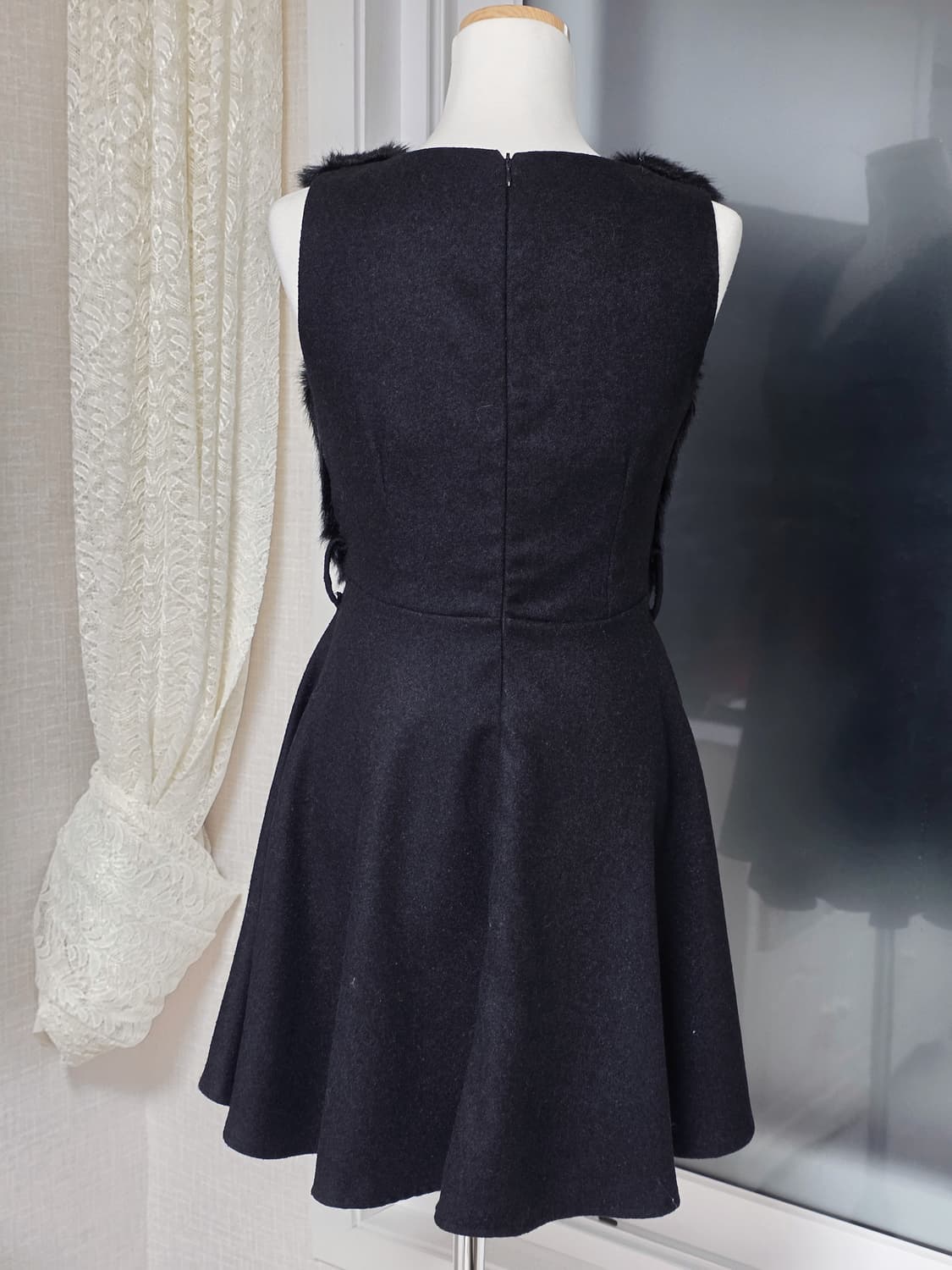 일본제 퍼 트리밍 모직 원피스 블랙 상품이미지4