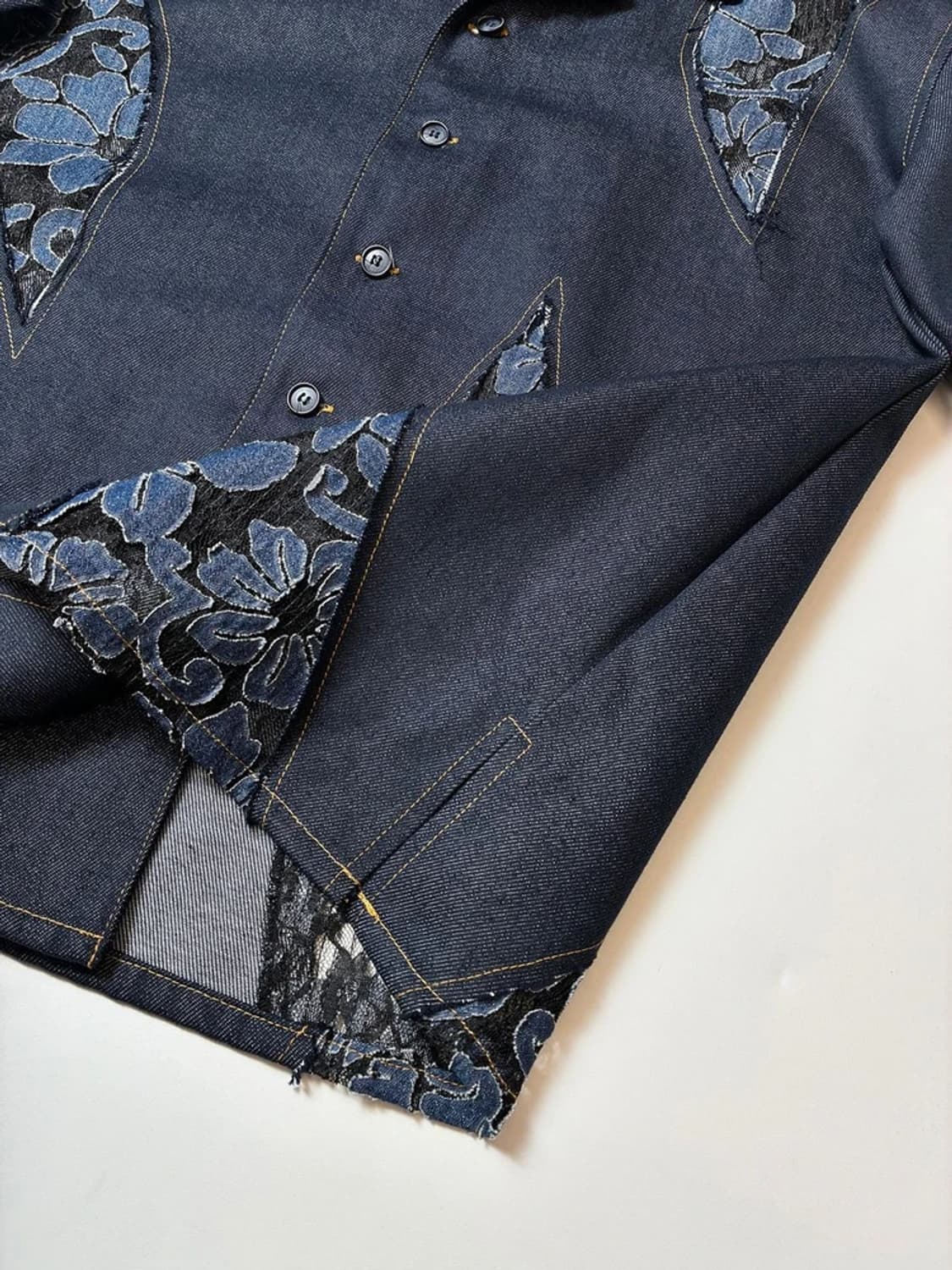 앤더슨벨 23FW 패치워크 데님 반팔 셔츠 PN9471 상품이미지3