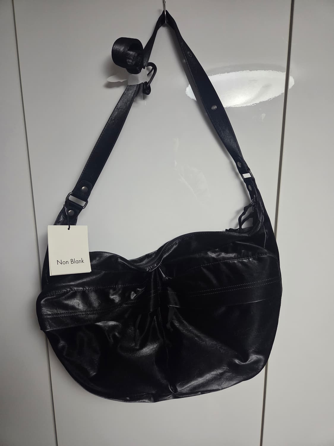 넌블랭크 블랙 크로스백 상품이미지1