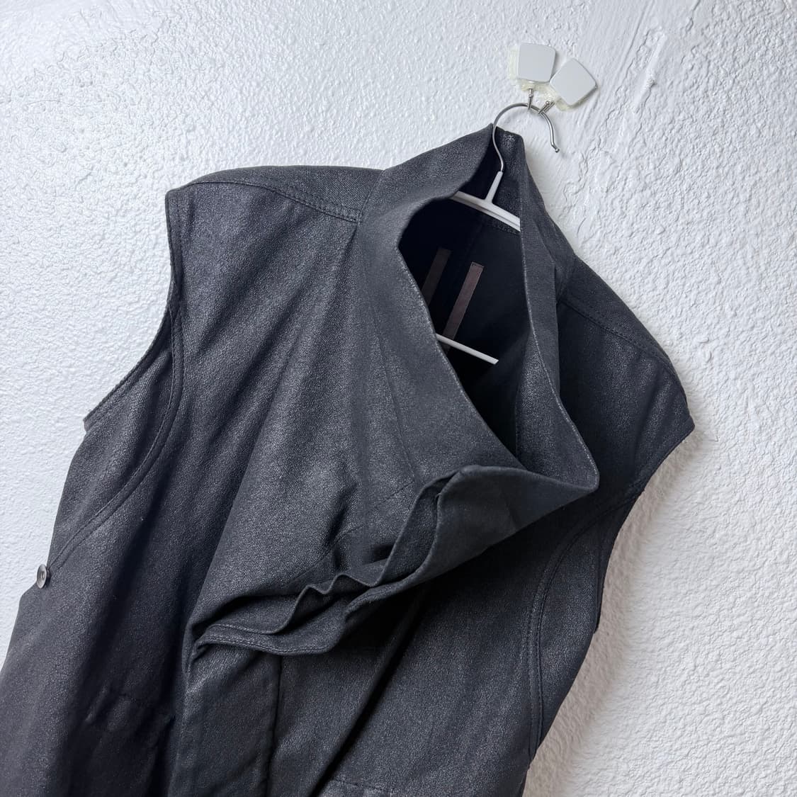 RICK OWENS DRKSHDW Black Coated Vest 상품이미지3