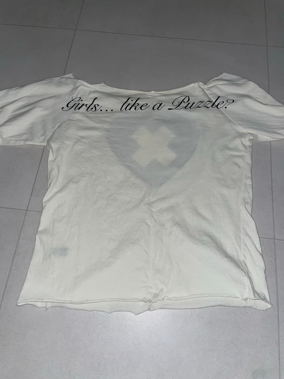 샵페어리 크로스하트 컷오프 티셔츠 크림 상품이미지3