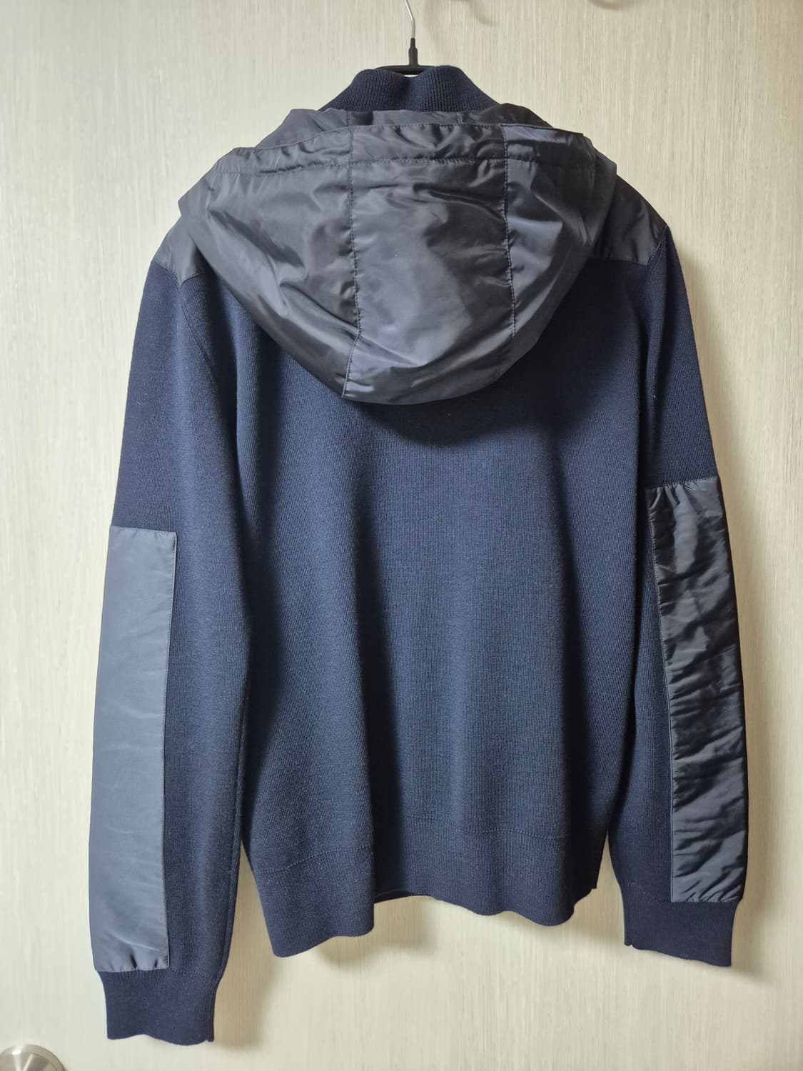 (22년) 프라다 나일론 풀집업 패딩 울집업가디건 95 (정품) 상품이미지2