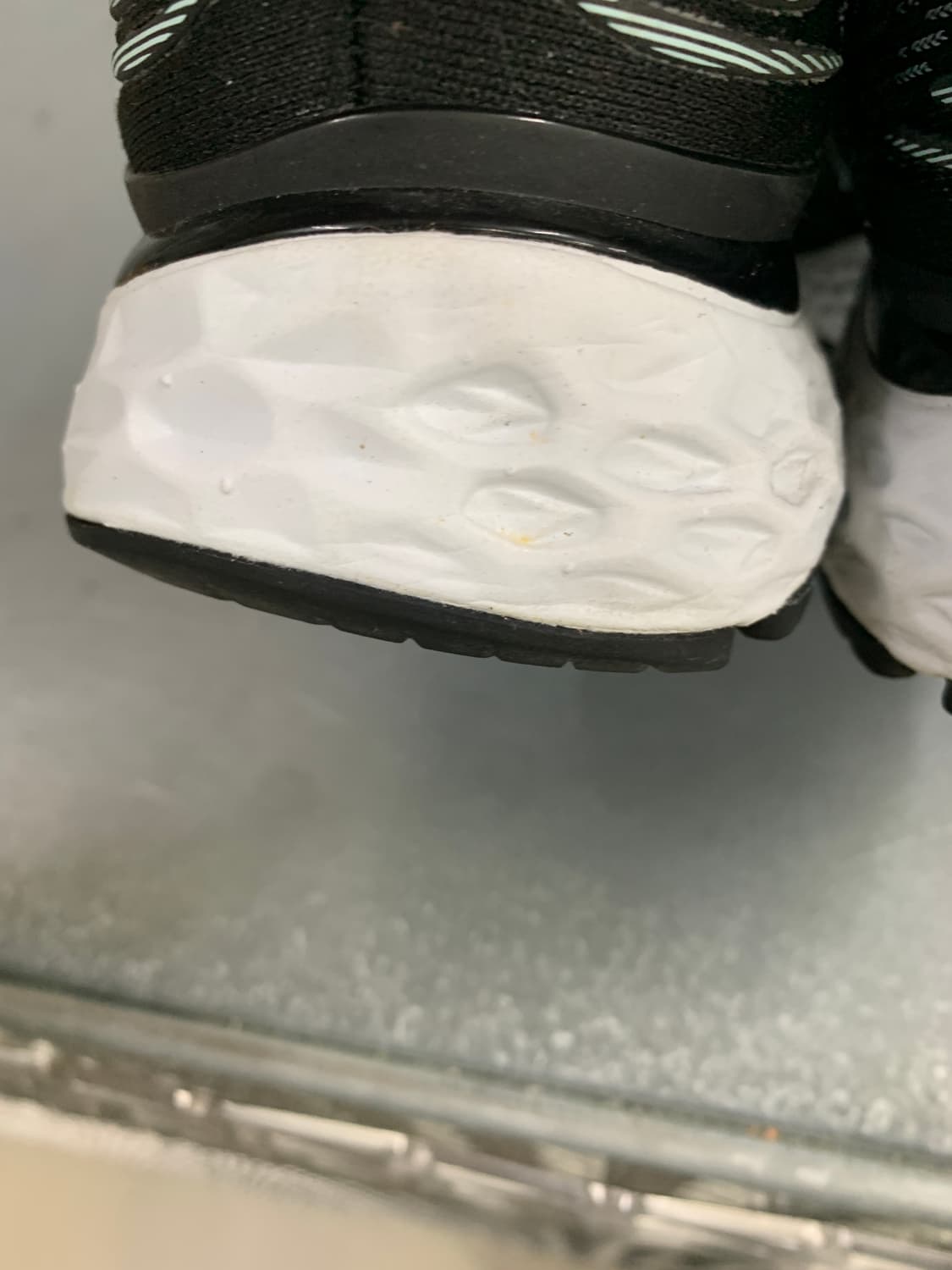 뉴발란스 프레쉬 폼 880 245 상품이미지4