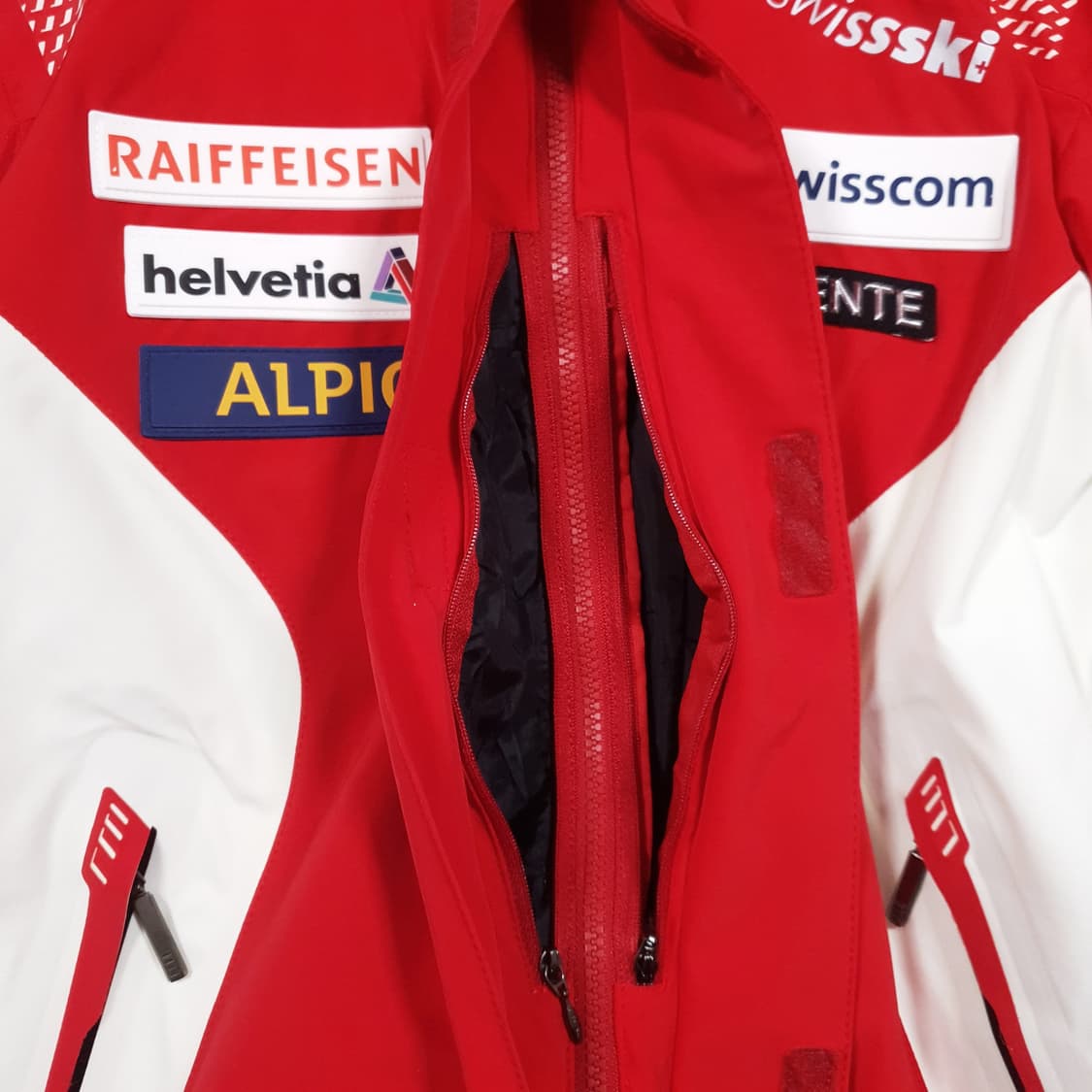 95 (M) 데상트 아우디 스위스 스키팀 대장급 희귀 패딩 점퍼 희귀 상품이미지3