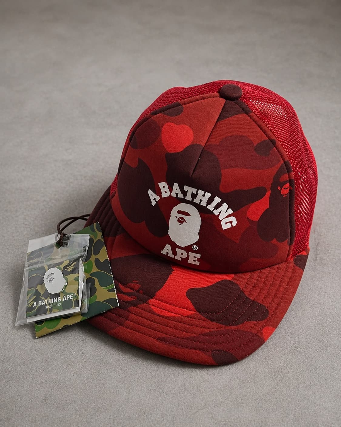 BAPE 레드카모 트럭커캡 상품이미지1