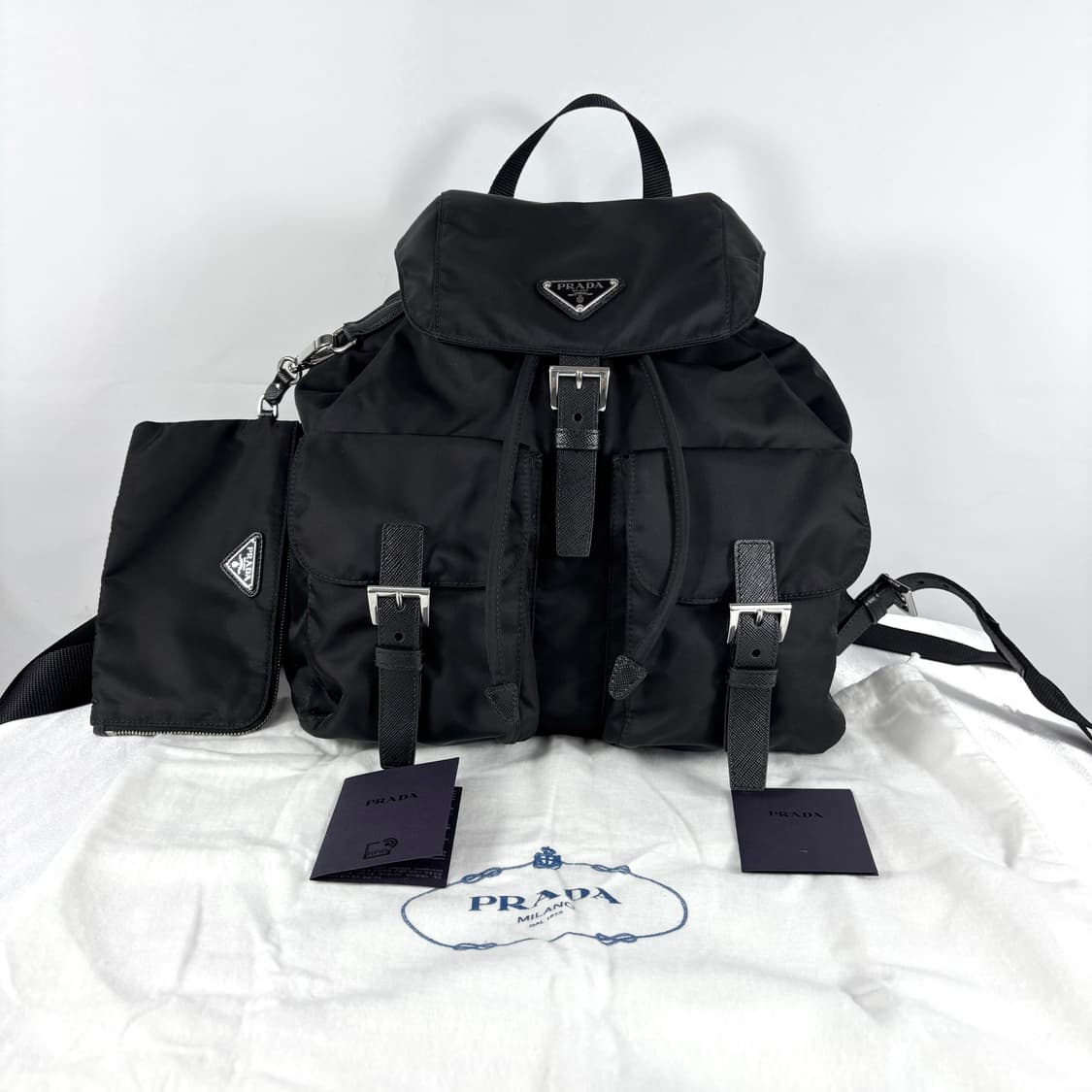 (새상품급)프라다 사피아노&리나일론 미디움 신형 백팩 상품이미지1