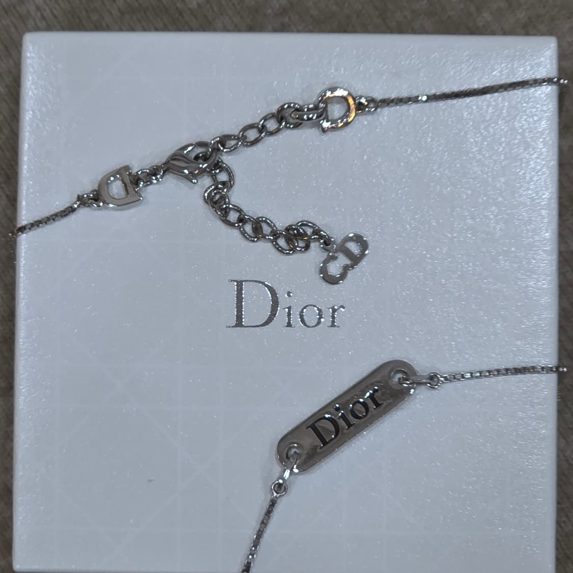 디올 은장 가로 플레이트 (가로바) dior 로고 목걸이 상품이미지2