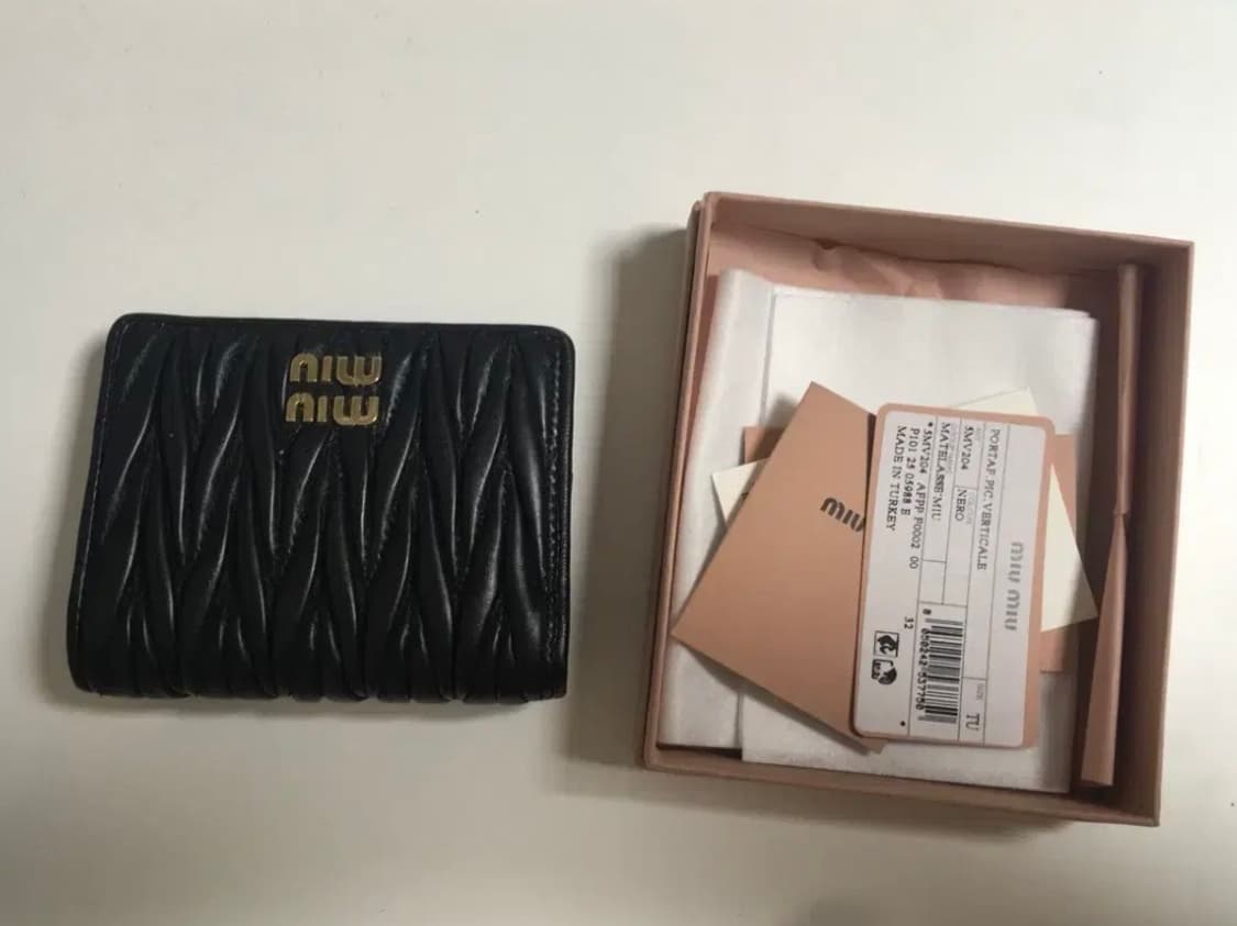 미우미우 마테라쎄 나파 반지갑 블랙 상품이미지2