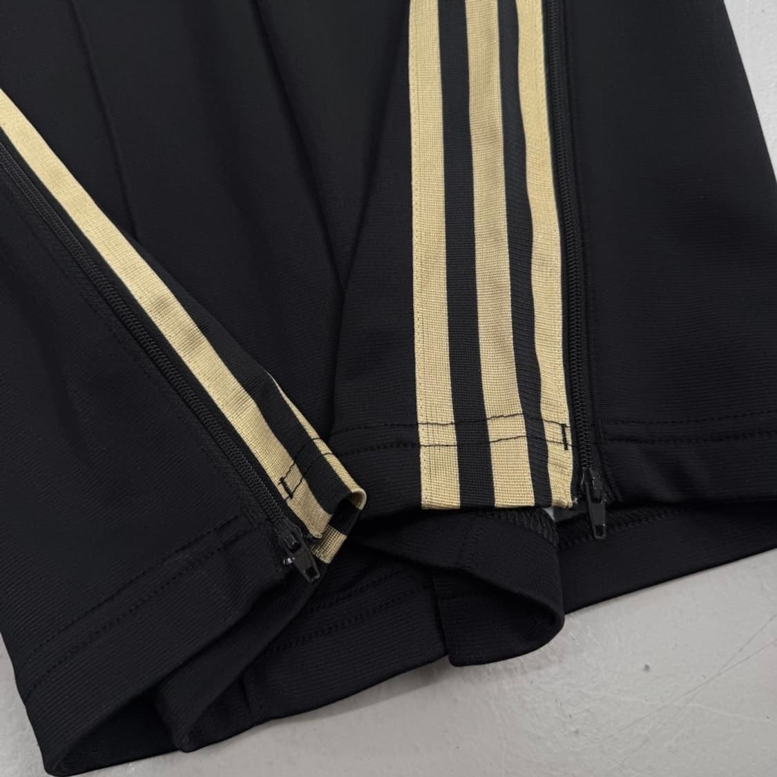 아디다스 파이어버드 검금 삼선 올드스쿨 트랙팬츠 상품이미지4