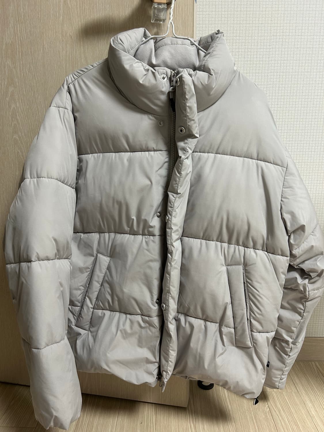 스파오 그레이 숏패딩 상품이미지1