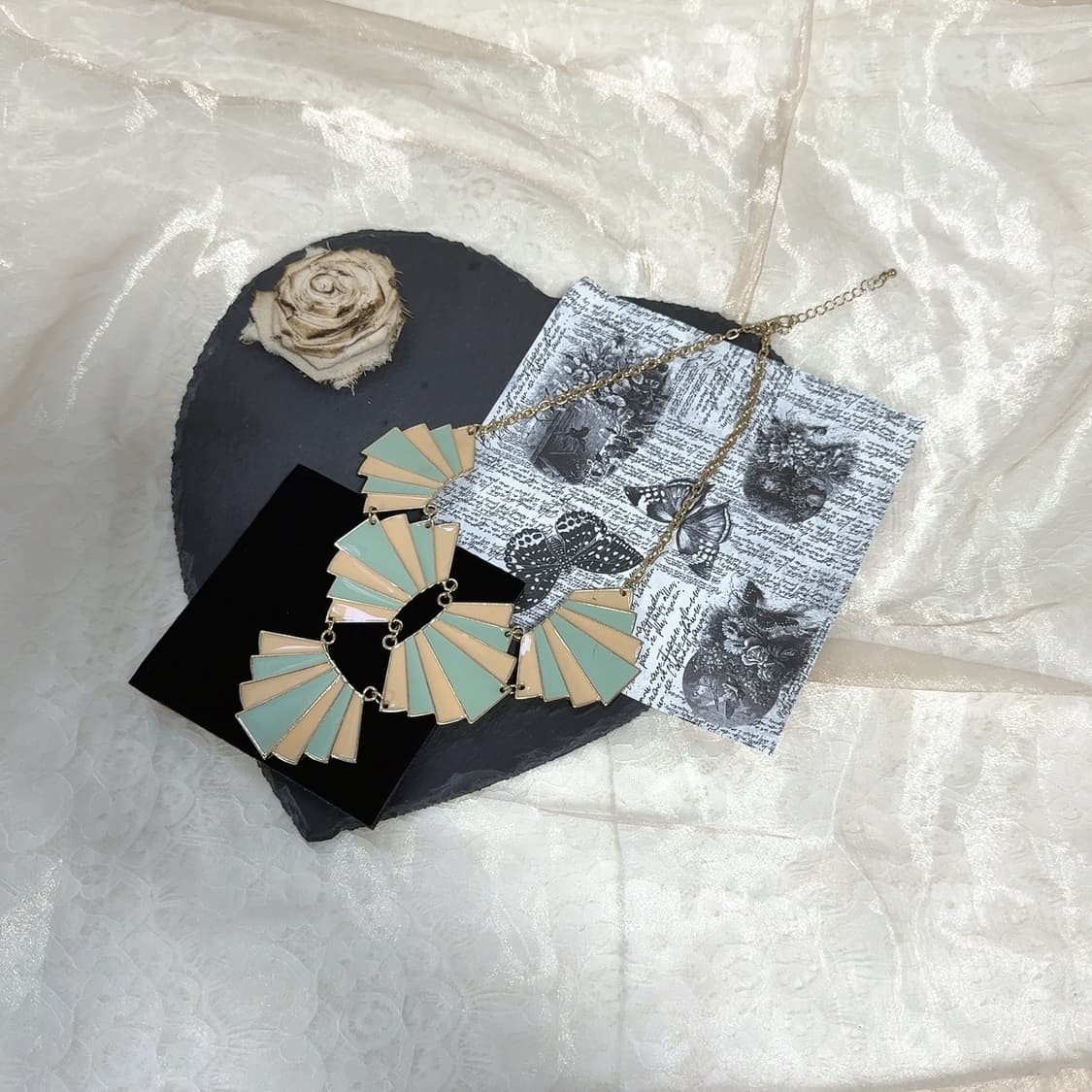 빈티지 중세 에나멜 리본 목걸이 상품이미지2