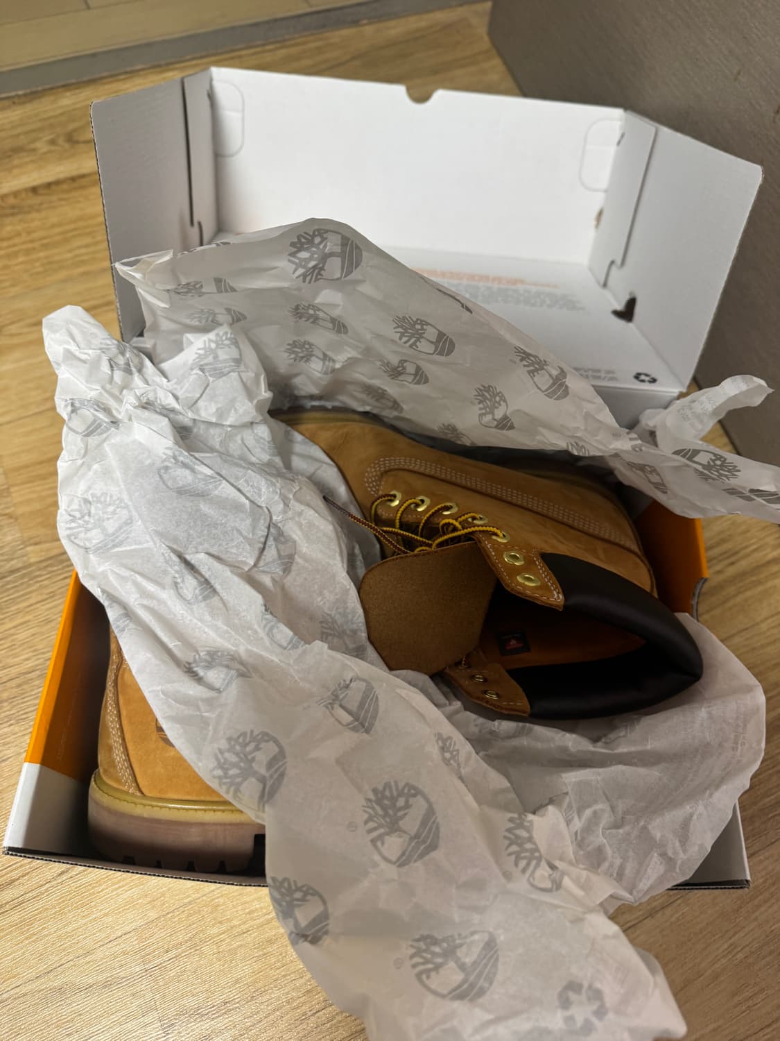 팀버랜드 프리미엄 6인치 워터 프루프 부츠 위트 누벅 상품이미지3