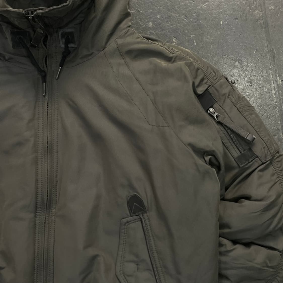 100 시리즈 더 바머 파카 N2B 다운 패딩  상품이미지2