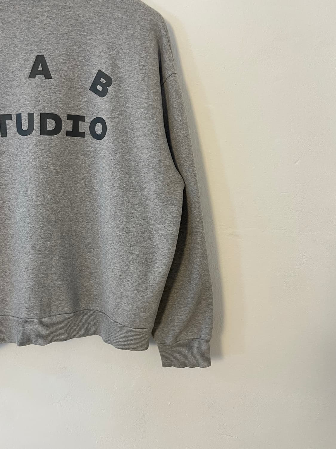 IAB 스튜디오 반집업 맨투맨  상품이미지9