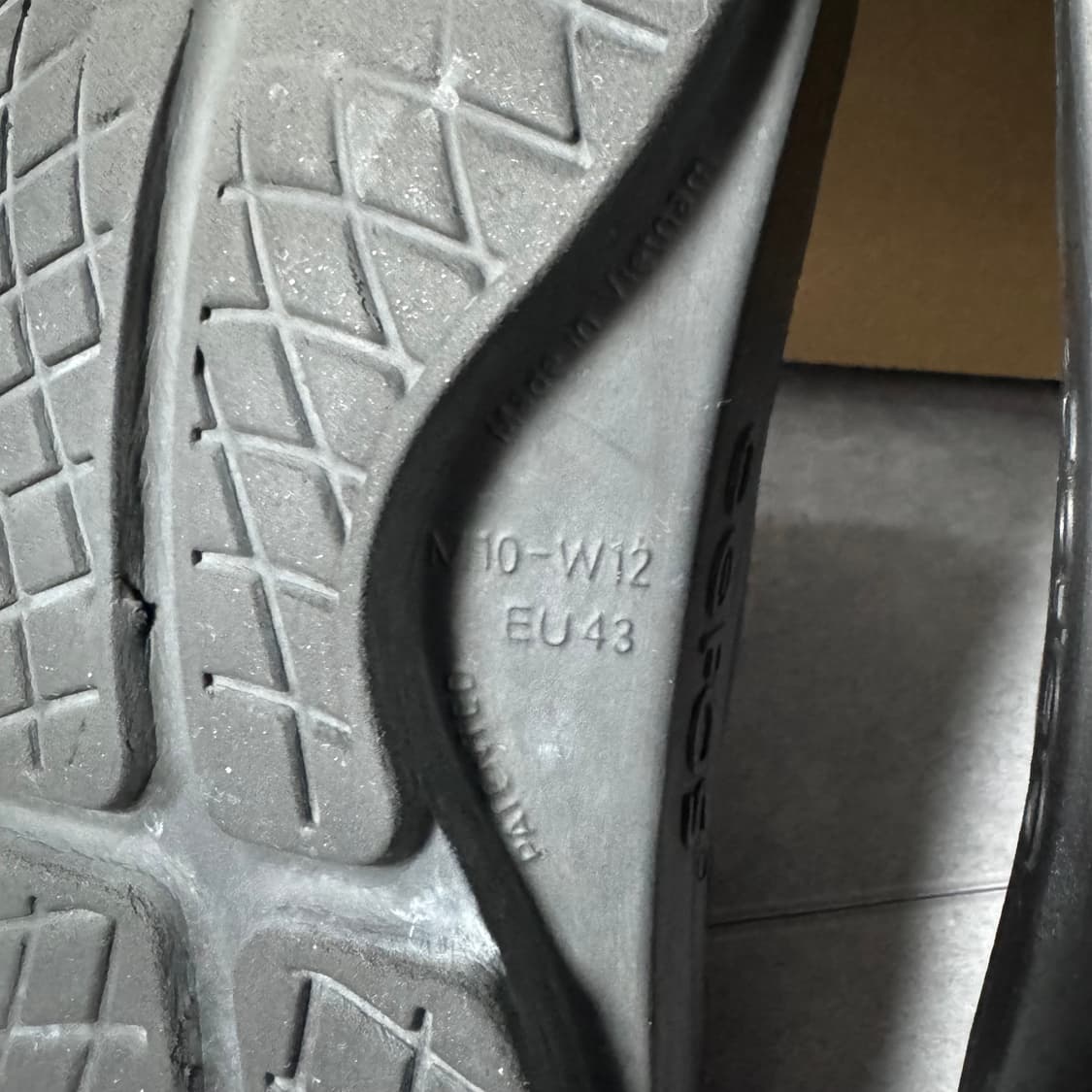 우포스 x 타카히로미야시타 더 솔로이스트 클로그 상품이미지3