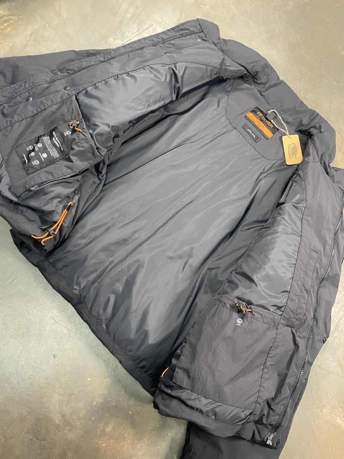 커스텀 멜로우 테크 숏 다운 패딩 상품이미지4