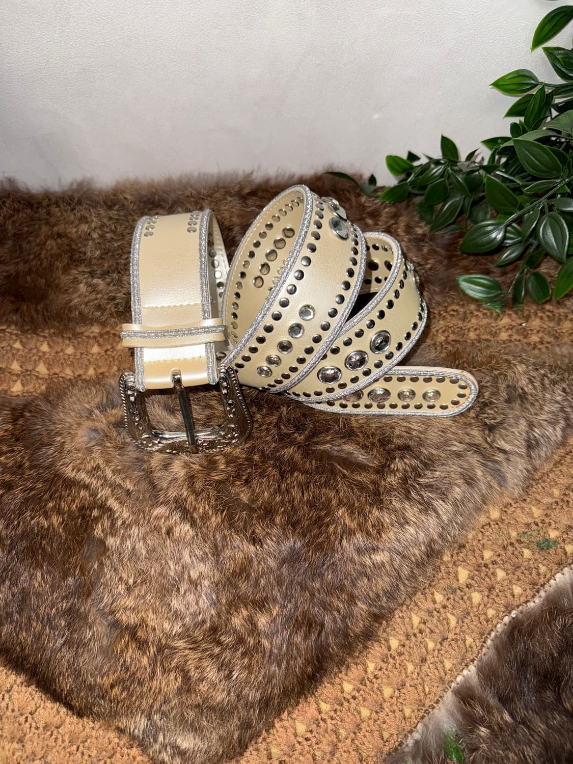 Metallic ivory cubic oriental buckle 벨트 상품이미지3