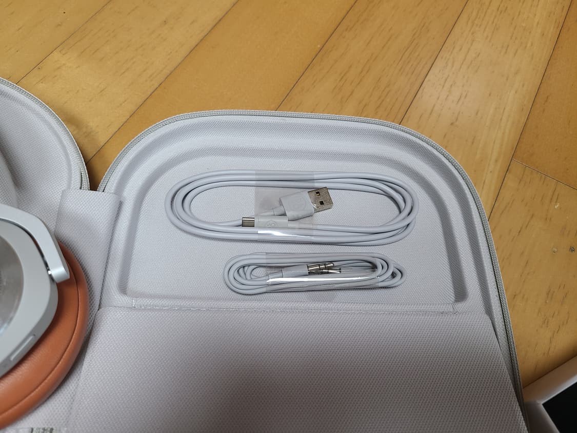 뱅앤올룹슨 Beoplay HX 팀버 무선 헤드폰 상품이미지5