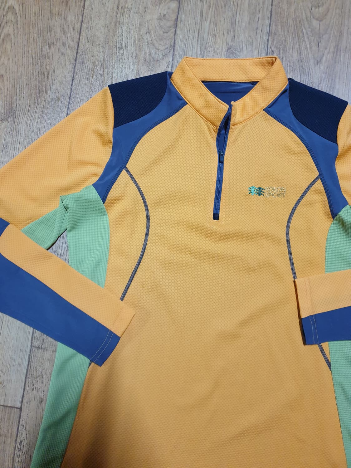 1102 코오롱 아웃도어 반집업 90 사이즈입니다 상품이미지4