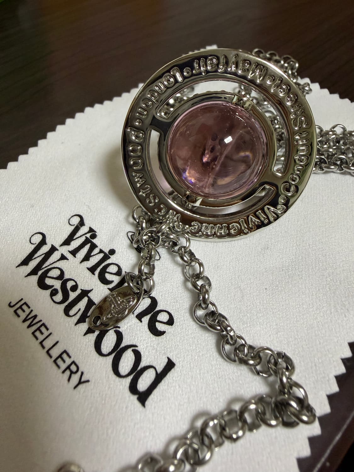 비비안웨스트우드 빅ORB 목걸이 상품이미지3