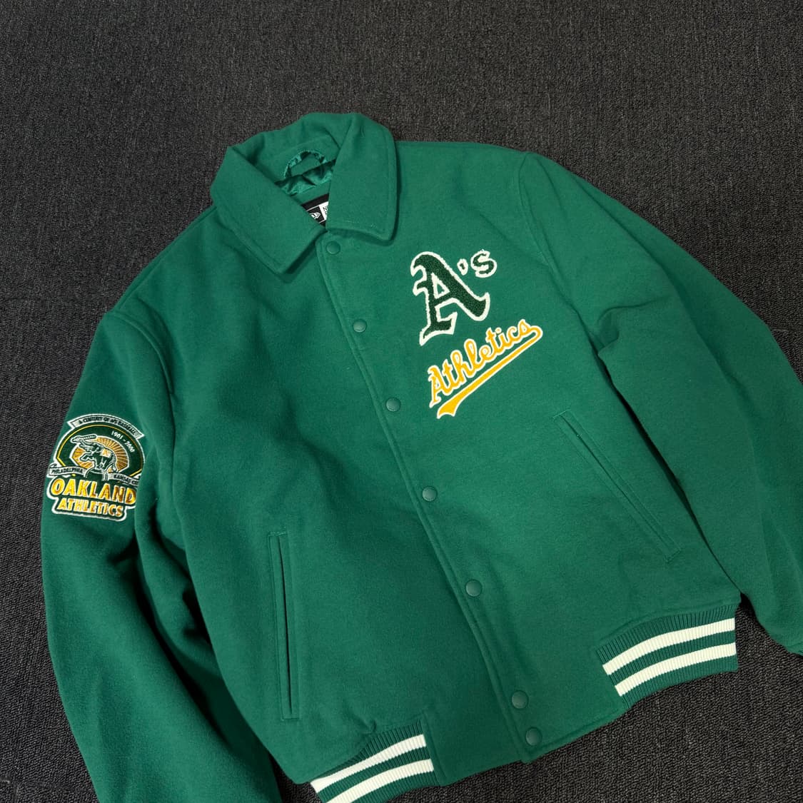 뉴에라 오클랜드 애슬레틱스 플레이풀 바시티 자켓 상품이미지5