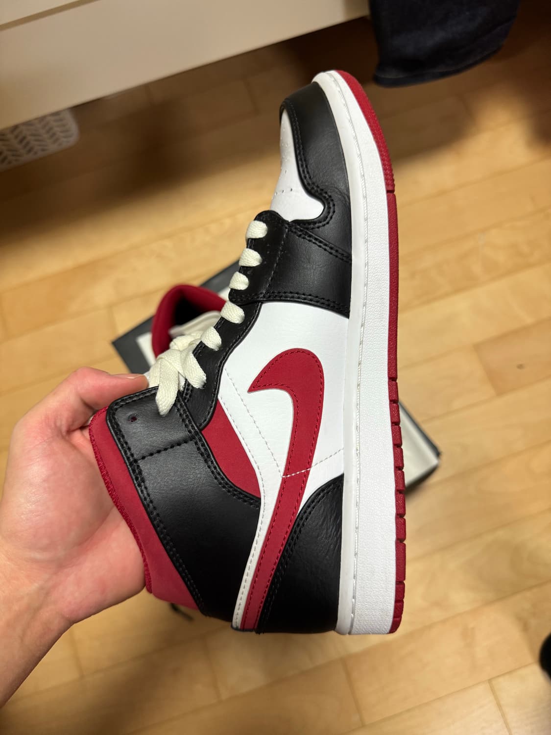 (260) 조던1 미드 짐레드 상품이미지5