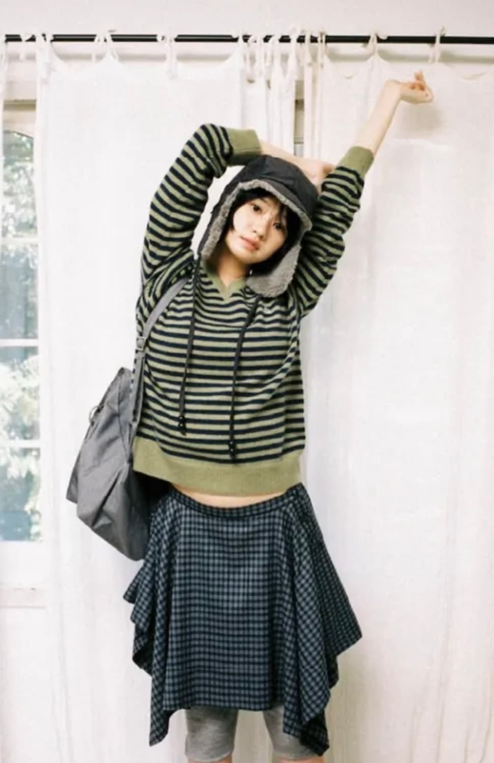 aeae 스트라이프 브이넥 니트 풀오버 (카키) 상품이미지3