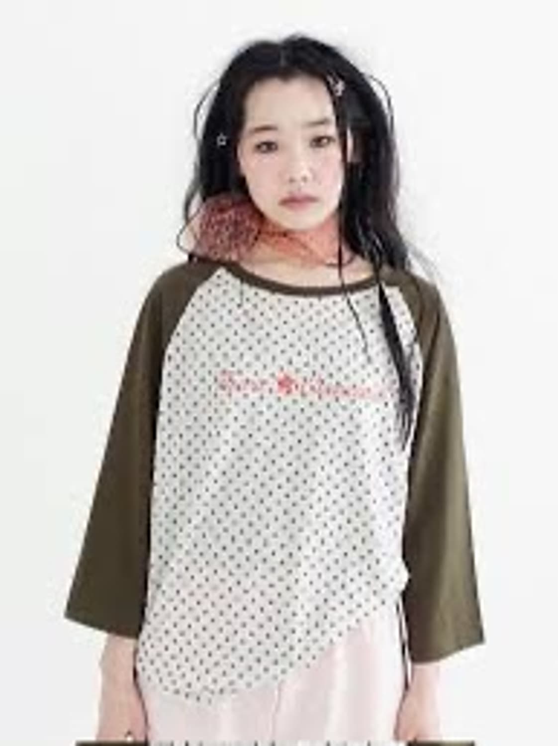 샵페어리 도트 레글런 슬리브탑 카키 상품이미지1