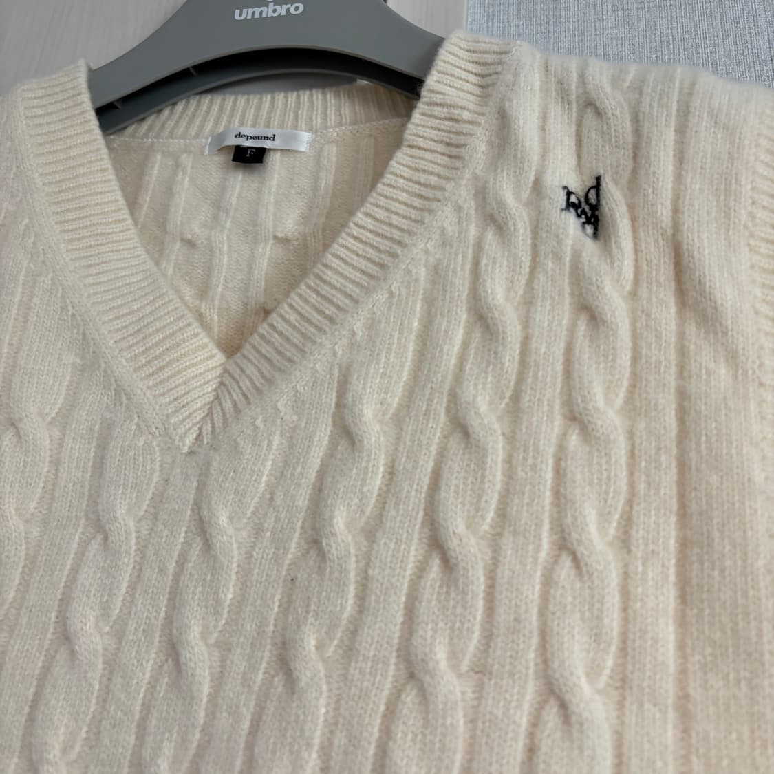 드파운드 로고 자수 케이블 니트베스트 상품이미지6