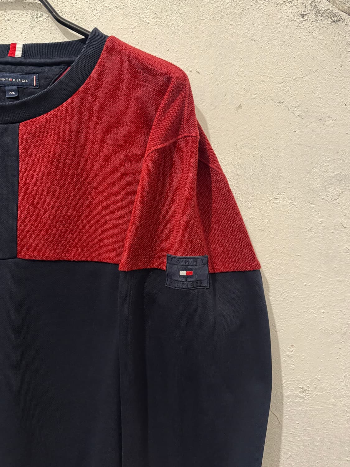 타미힐피거 21FW 리버스 컬러블럭 크루넥 맨투맨 상품이미지3