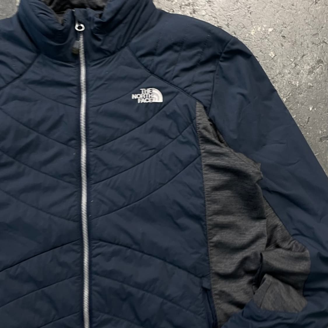 105 노스페이스 브이모션 경량패딩 상품이미지2