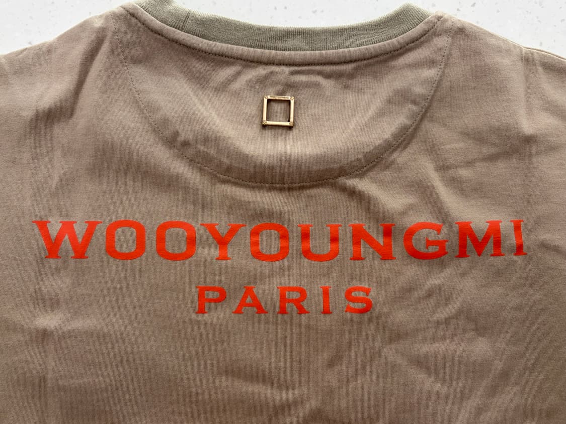 우영미 백로고 티셔츠 베이지 (46) 상품이미지4