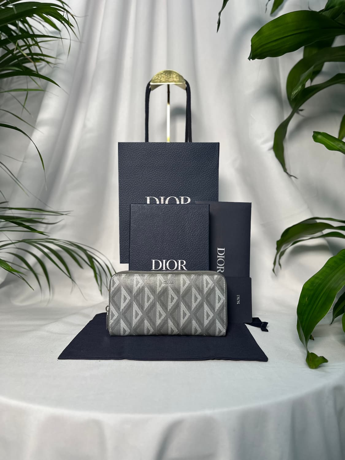 디올 다이아몬드 지퍼돌이 지갑 상품이미지1