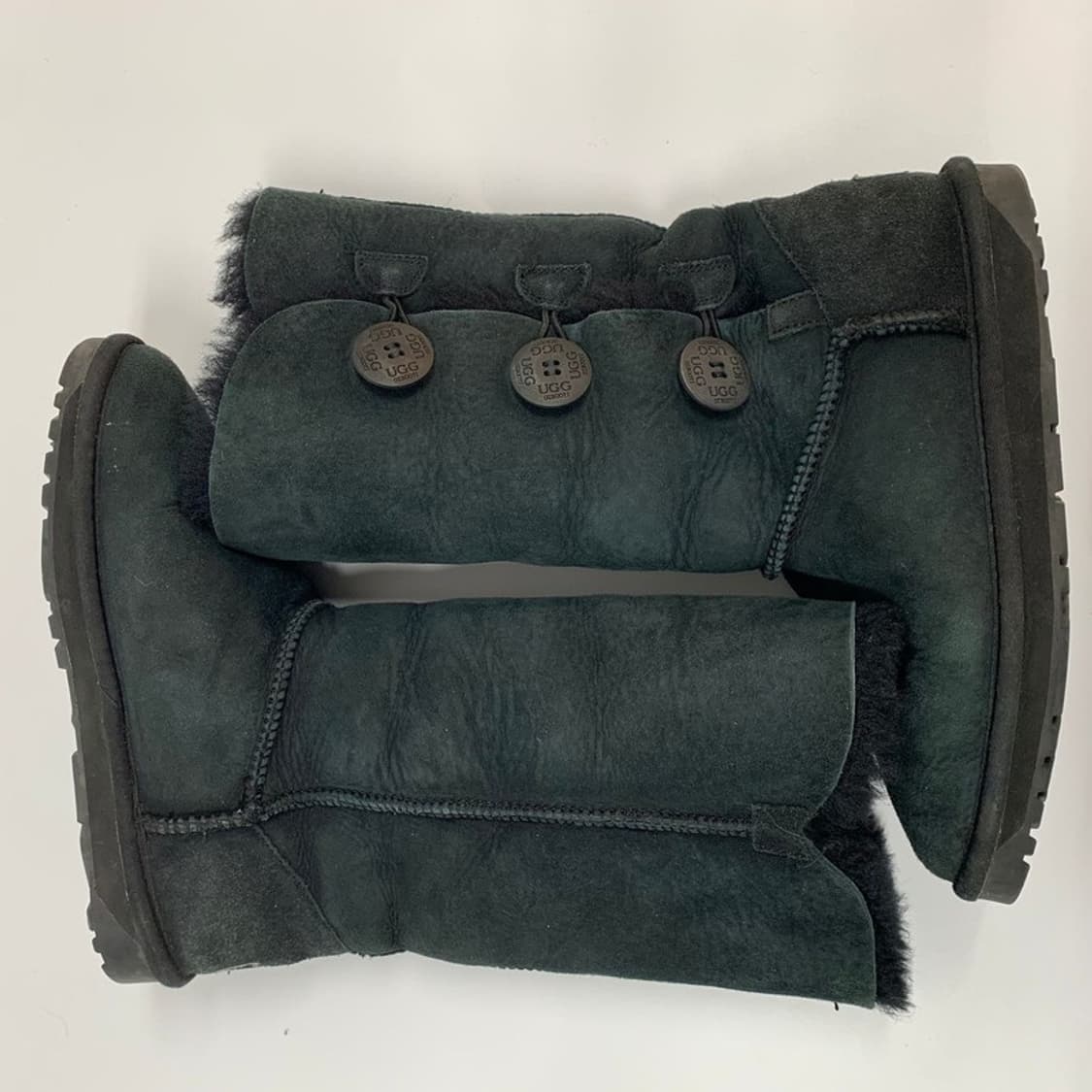 UGG 오즈웨어 쓰리버튼 천연양털 롱부츠 블랙 245 상품이미지3