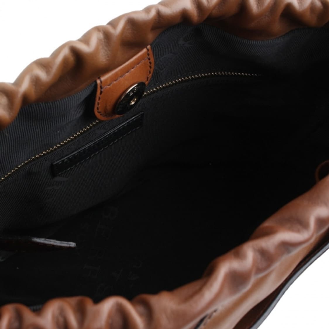 버버리 프로섬 태비 송치 버킷 크로스백 상품이미지5