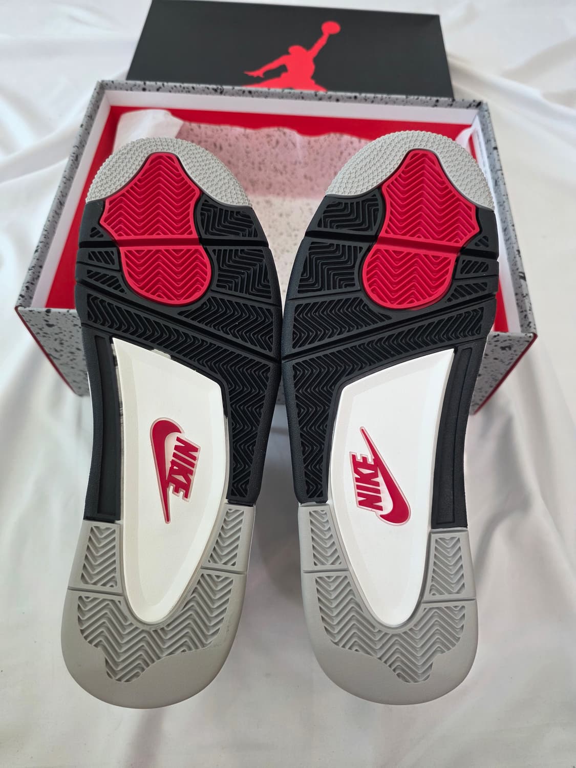 조던 4 레트로 OG 화이트 시멘트 2025 상품이미지6