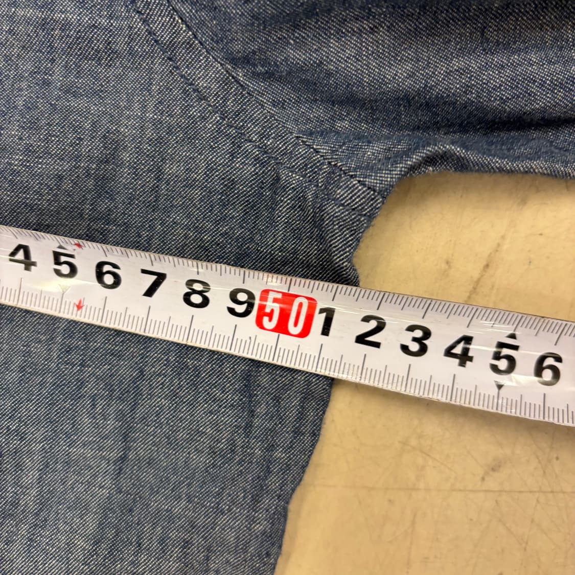 라코스테 샴브레이 스몰로고 셔츠 상품이미지5