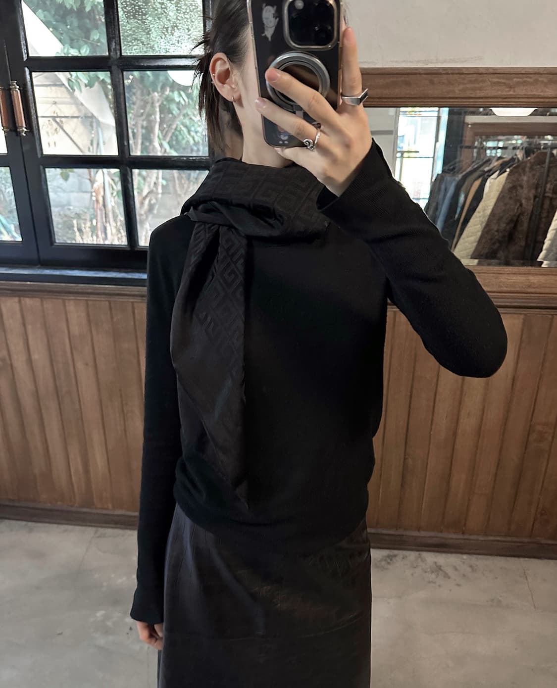 GIVENCHY silk logo scarf 상품이미지2