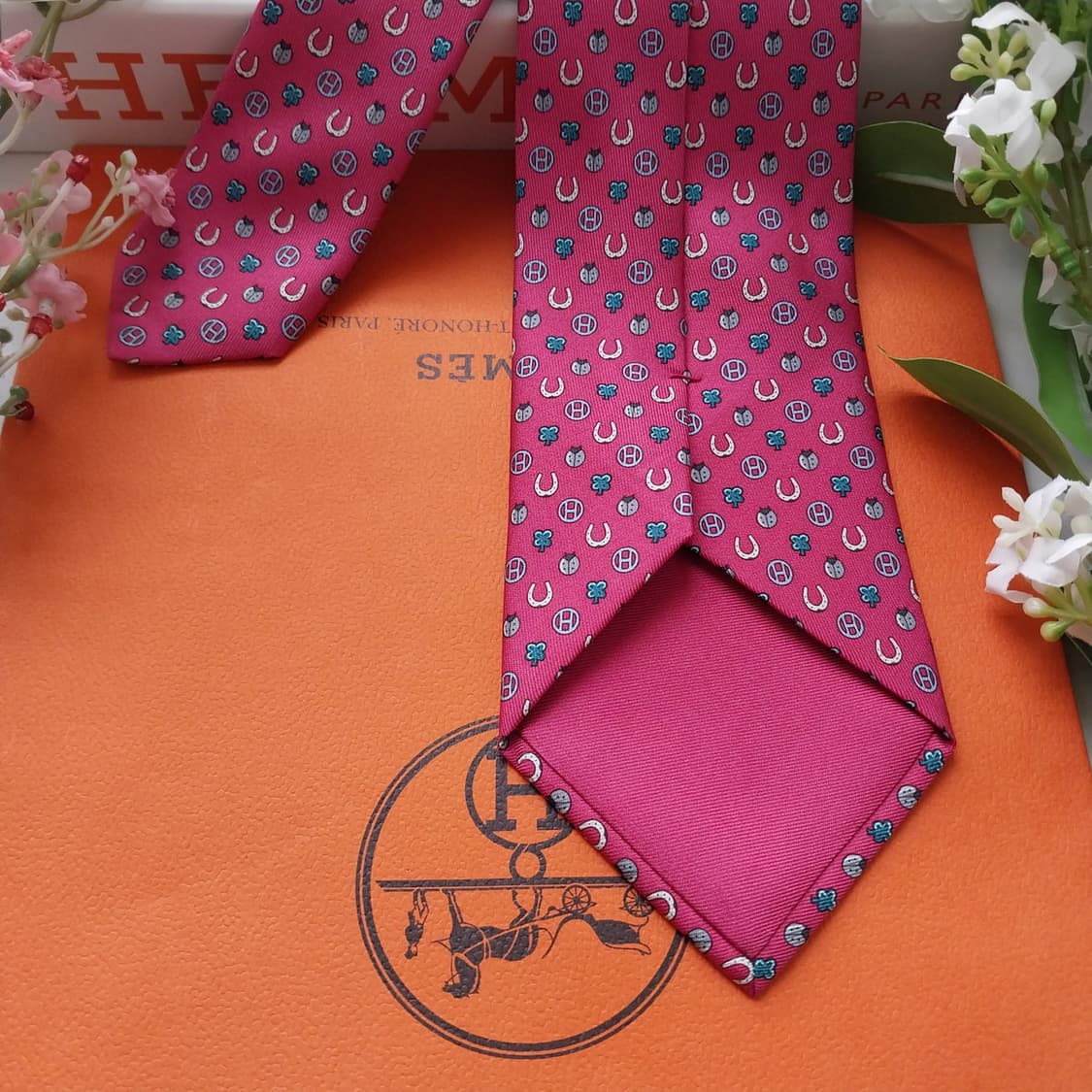 에르메스 실크 핑크 패턴 넥타이 8.4cm A+등급 K1685
 상품이미지7