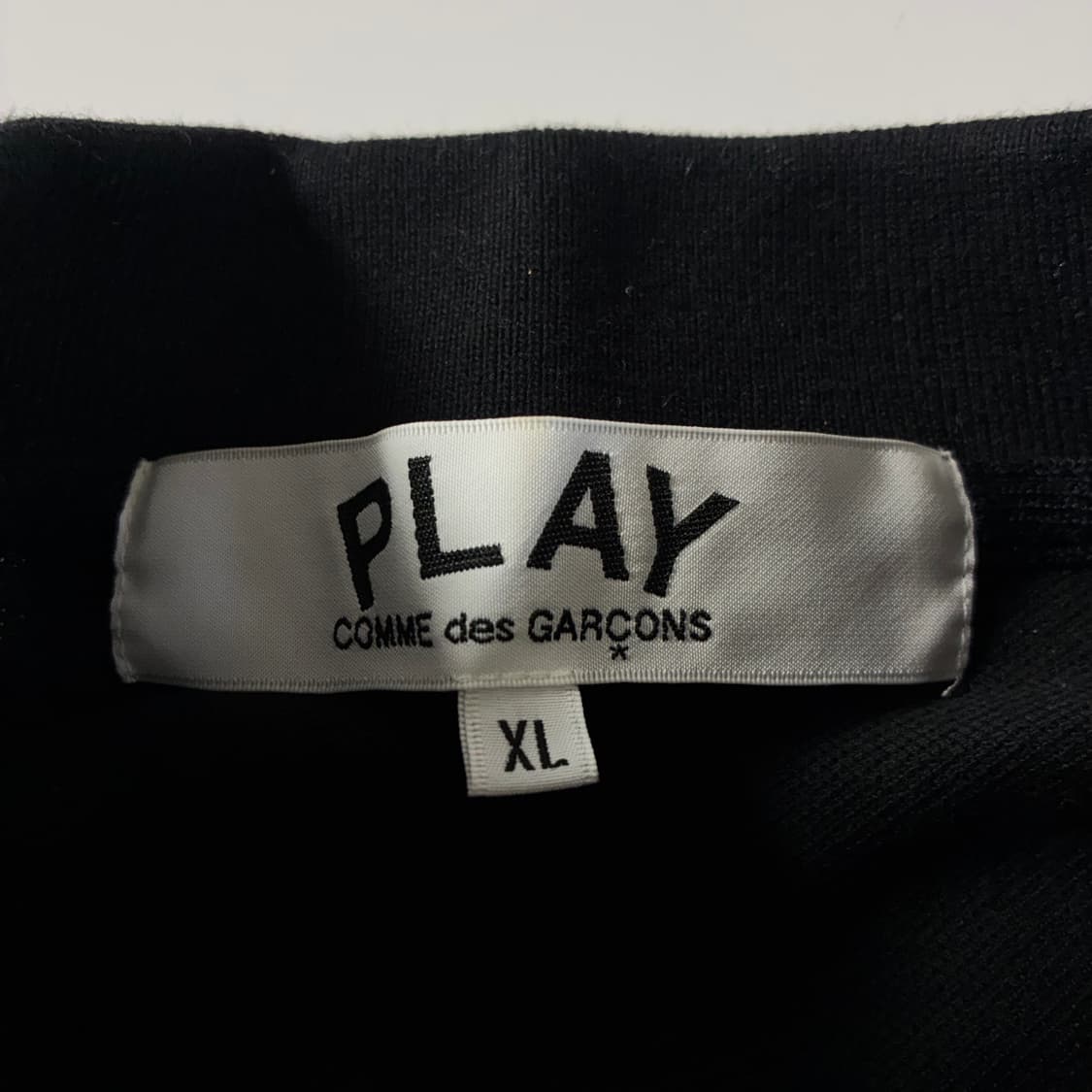 Comme des garsons  꼼데가르송 하트와펜 블랙 카라 반팔티 상품이미지3