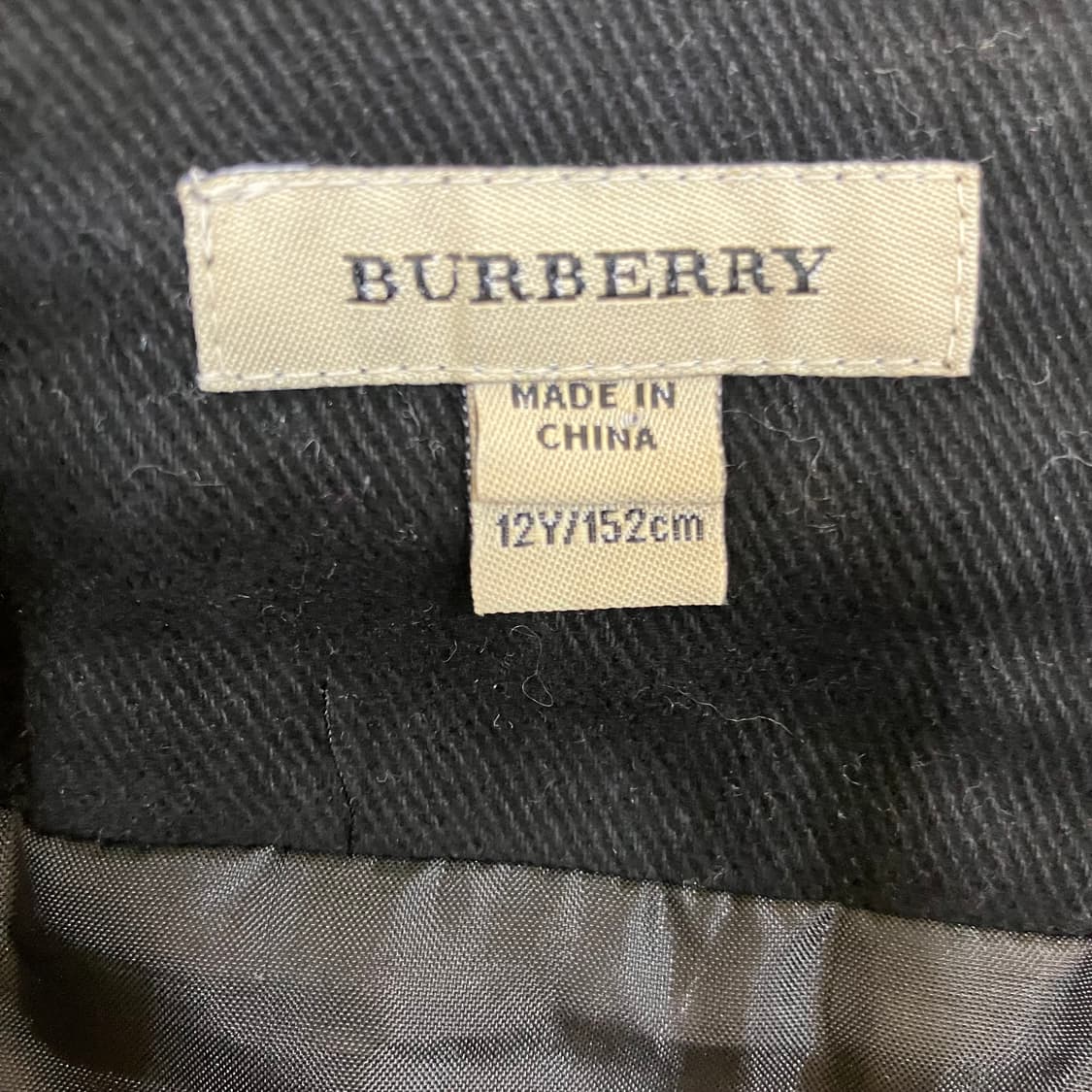 버버리 블랙 니트 배색 미니스커트 상품이미지3