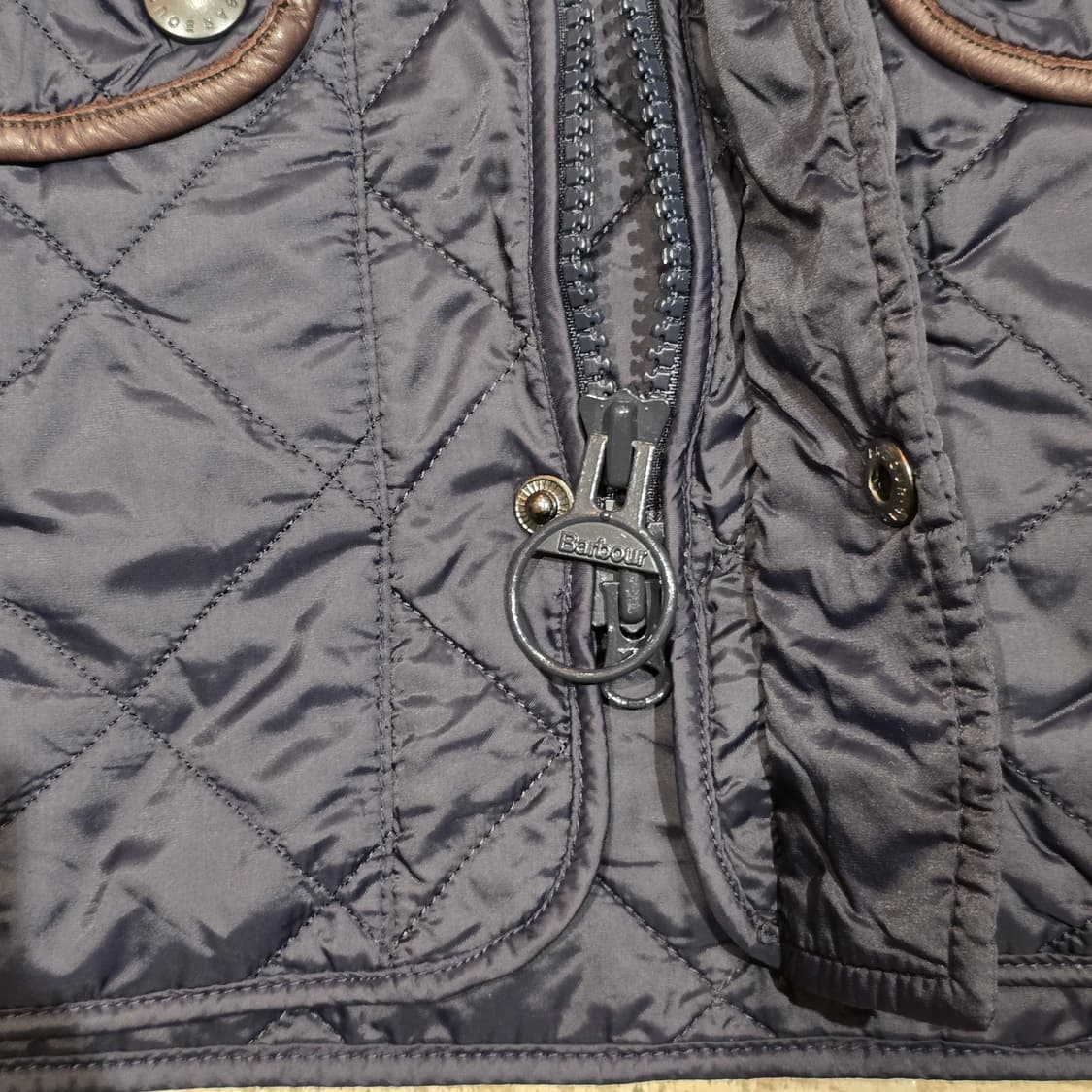 Barbour x 랜드로버 네이비 퀼팅 베스트 상품이미지5