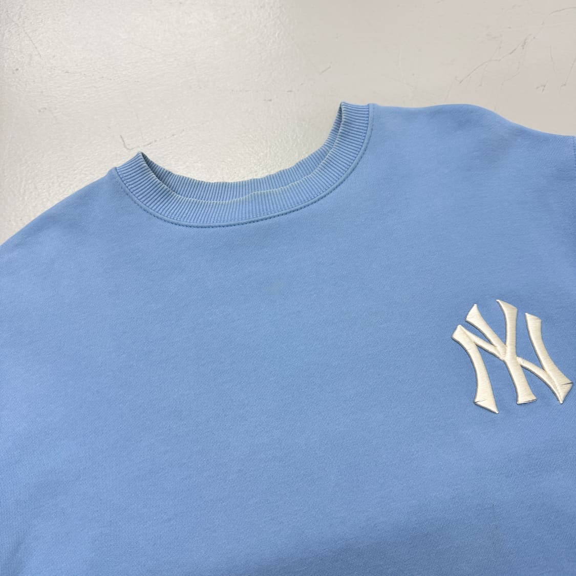 MLB 양키스 빅로고 하늘색 맨투맨 상품이미지4