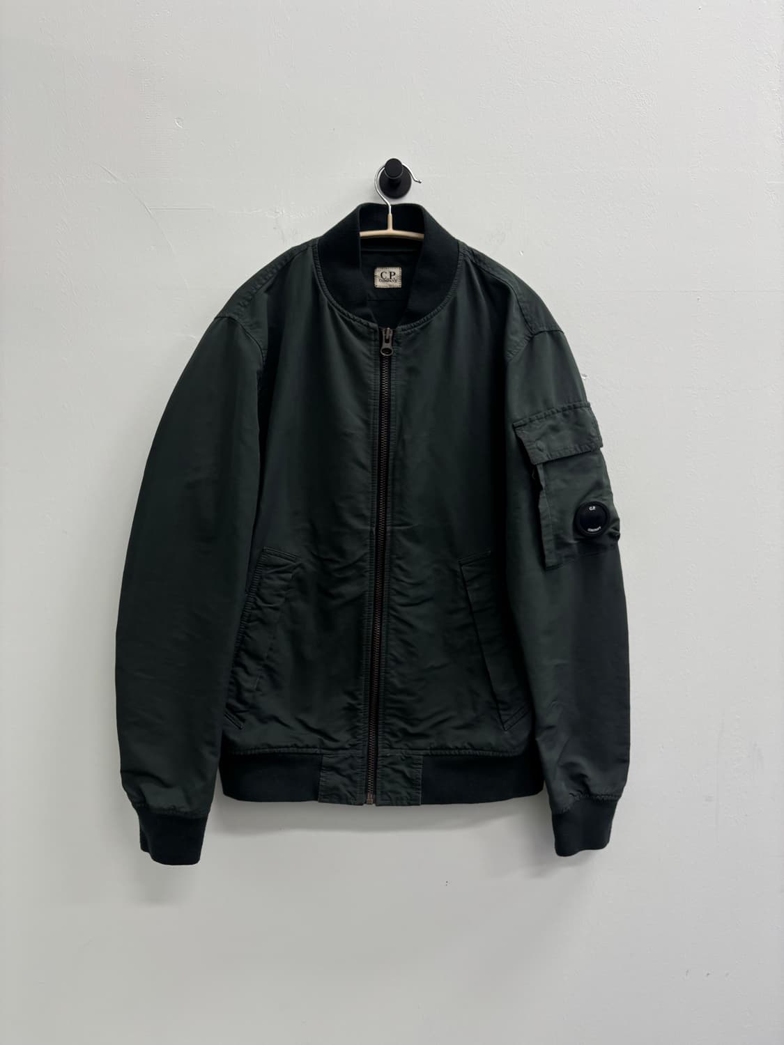 CP 컴퍼니 C.P. Company 렌즈 와펜 봄버 자켓 상품이미지1