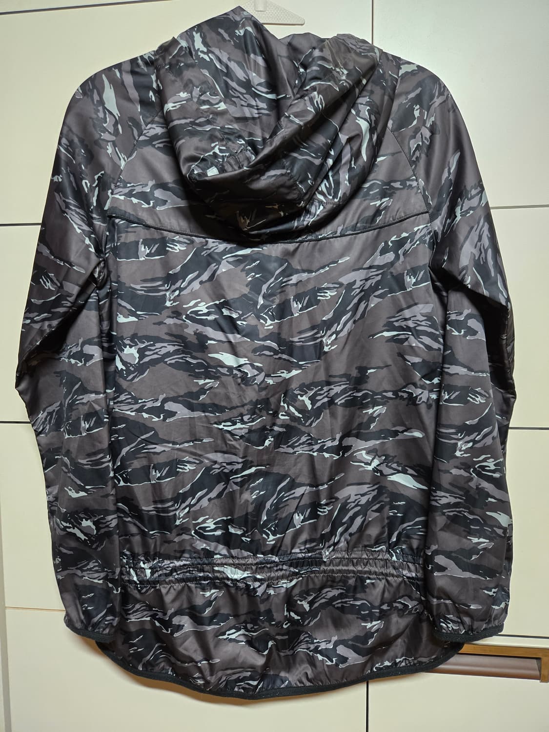 나이키 여성 카모 밀리터리 바람막이 점퍼 상품이미지5