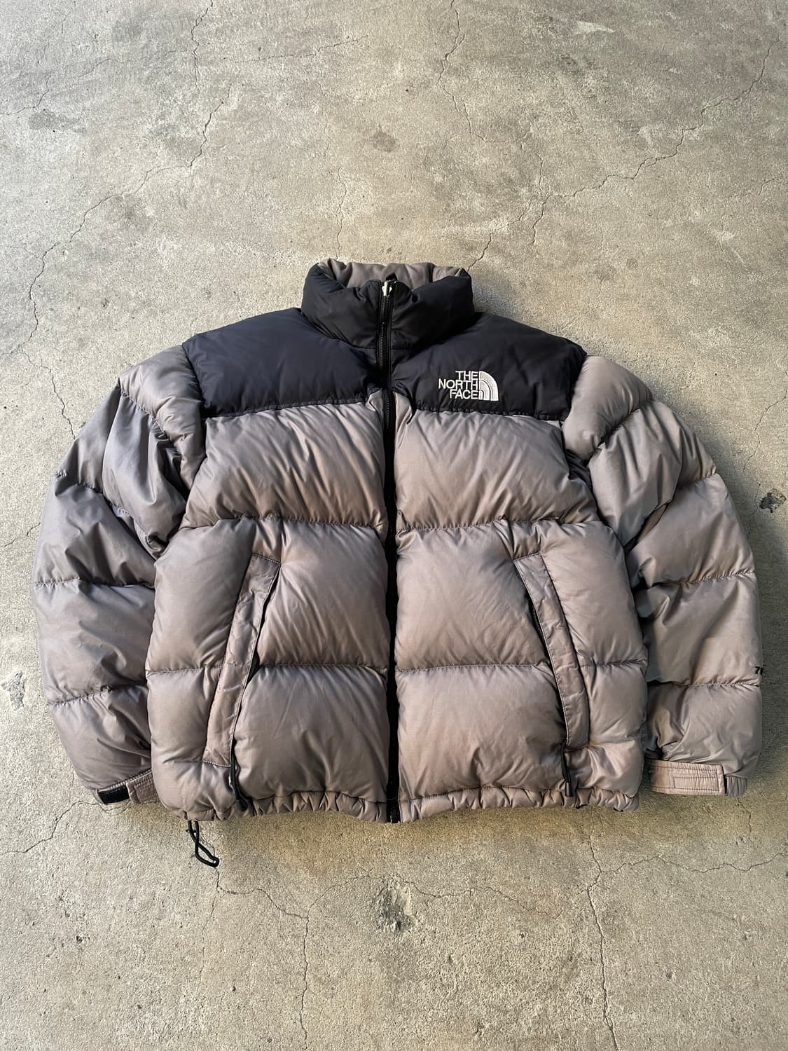 90-00s TNF Center Logo Nuptse Silver 상품이미지3