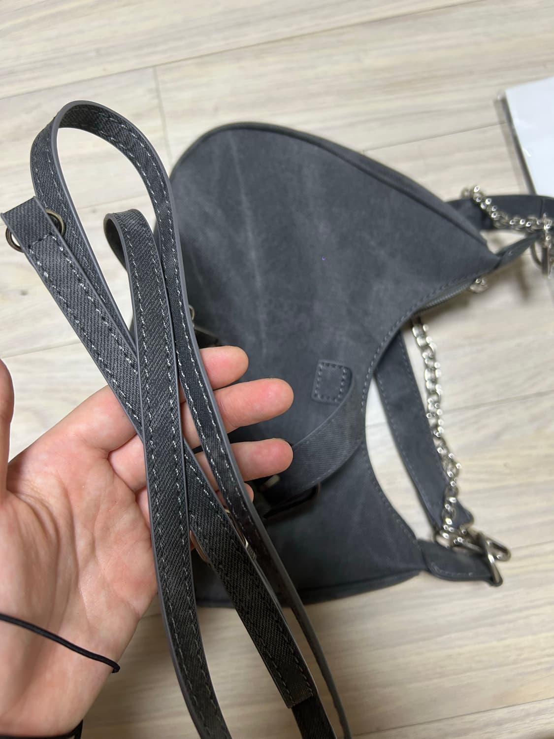 카디앤코 빈티지 체인 스톤워싱 숄더백 그레이 상품이미지4