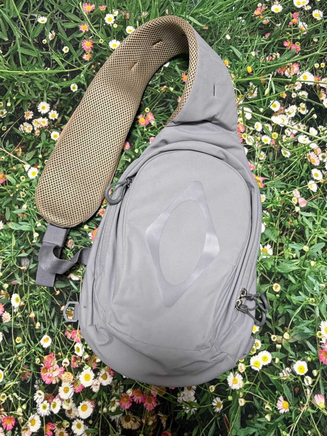 미스치프 룸버스 포켓 슬링백 상품이미지1