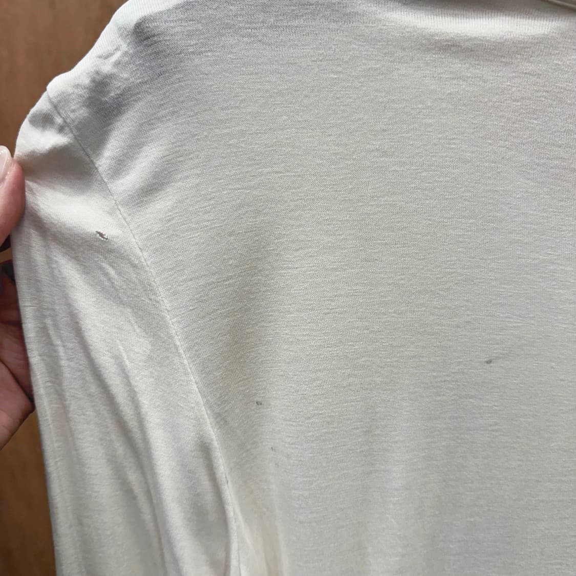 아르마니 익스체인지 레터링 로고 프린팅 긴팔 티셔츠 슬림핏 아이보리 상품이미지9